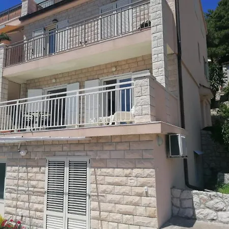 Sea View Apartment *